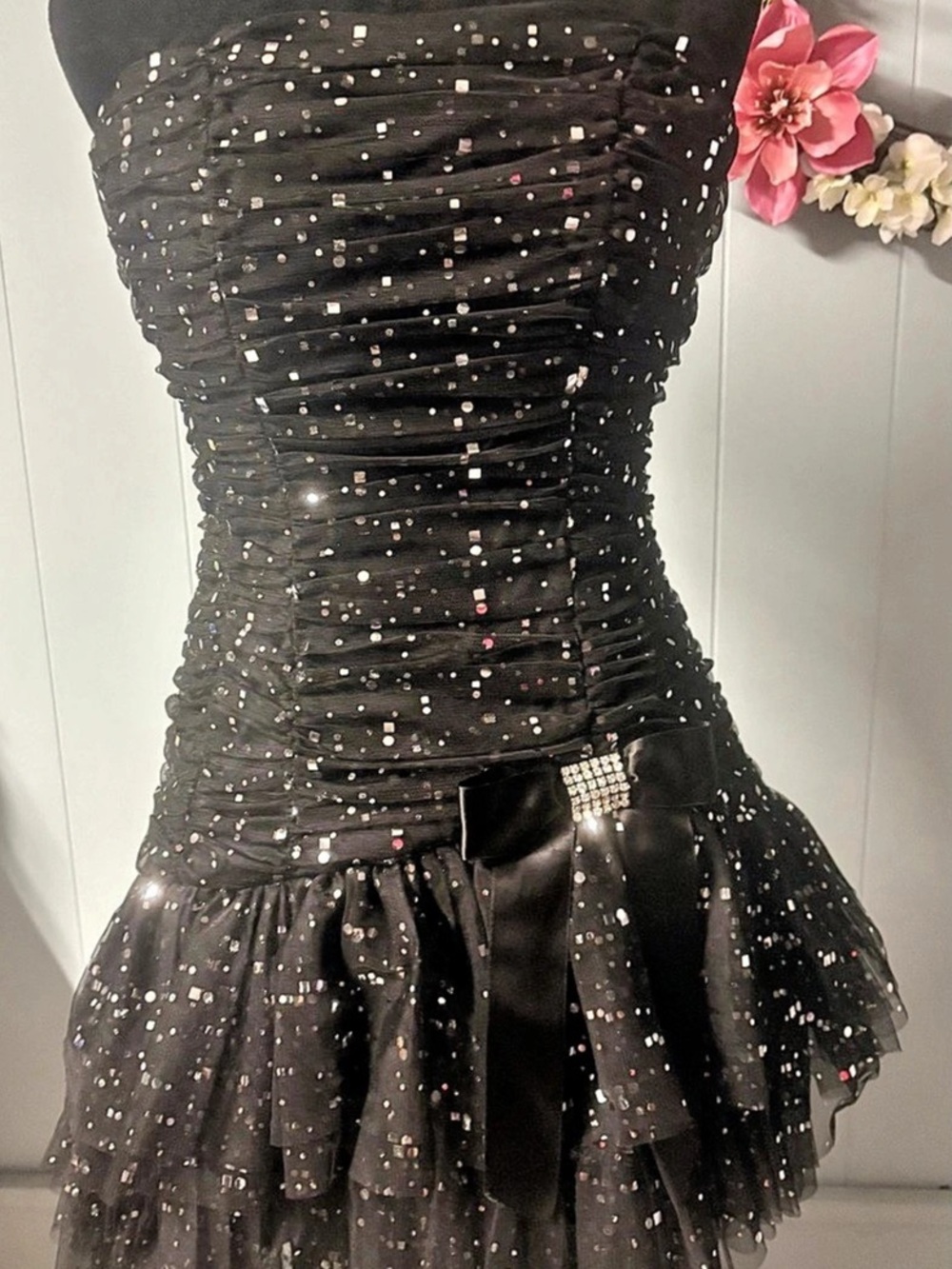 Blondie Nites by Stacy Sklar sequin strapless dress Mini- fits small and snug